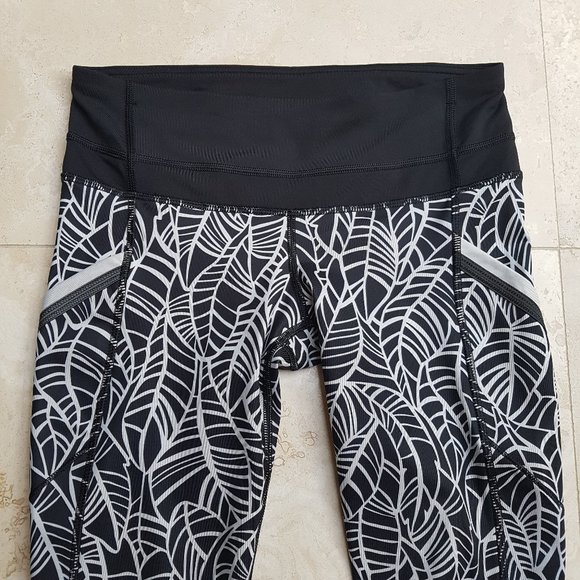 Lululemon Black & White Crop Leggings - Picture 2 of 14